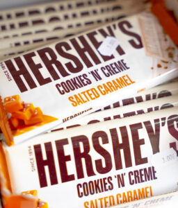 Hershey'S Cookies 'N' Creme Salted Caramel